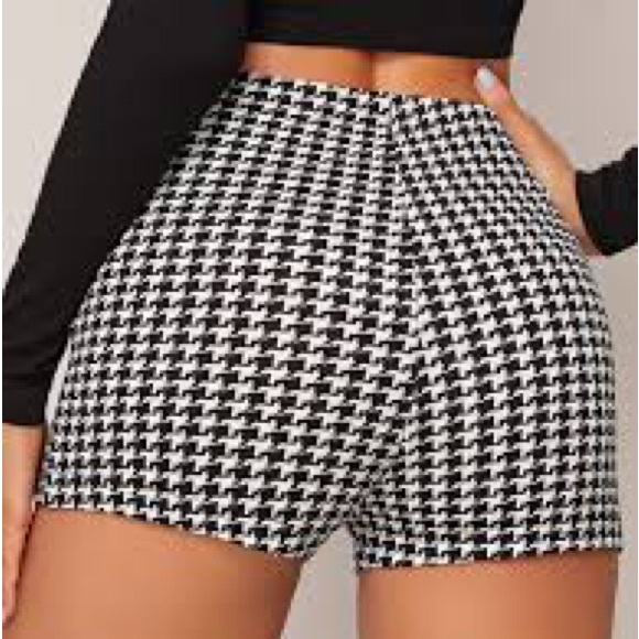 SHEIN Pants - Shorts in houndstooths shorty shorts high rise